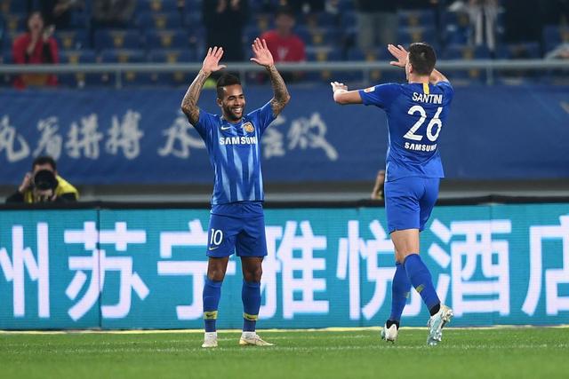 欧冠-吉鲁破门+失点 AC米兰总比分2-1那不勒斯